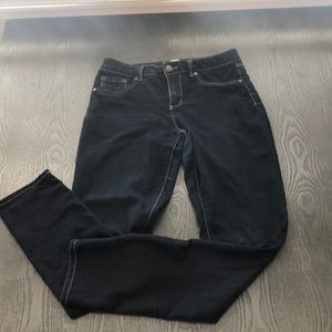 Dark wash, stretch skinny jeans